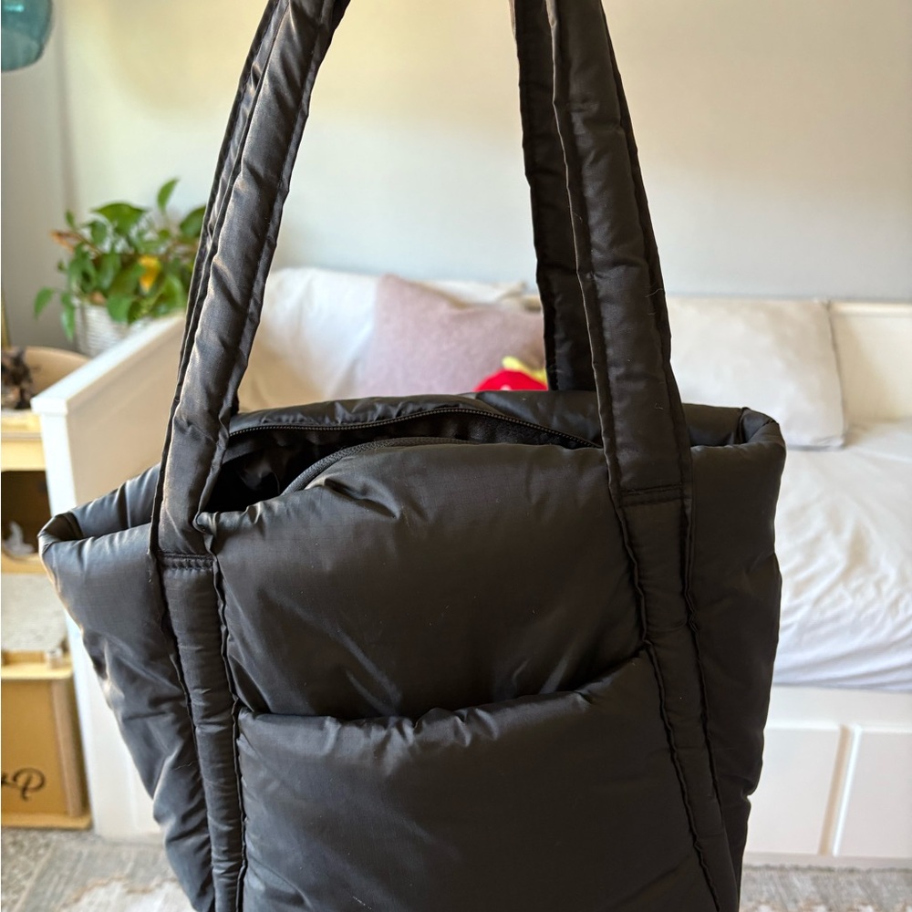BAGGU Black Puffer Tote Bag - Picture 4 of 7